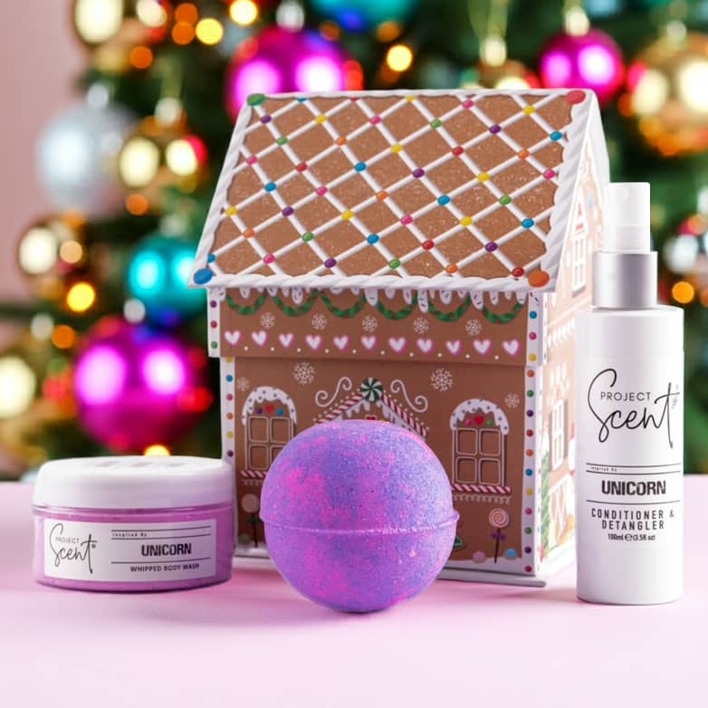 Gingerbread House Gift Set – Bath Bomb, Hair Detangler & Soufflé