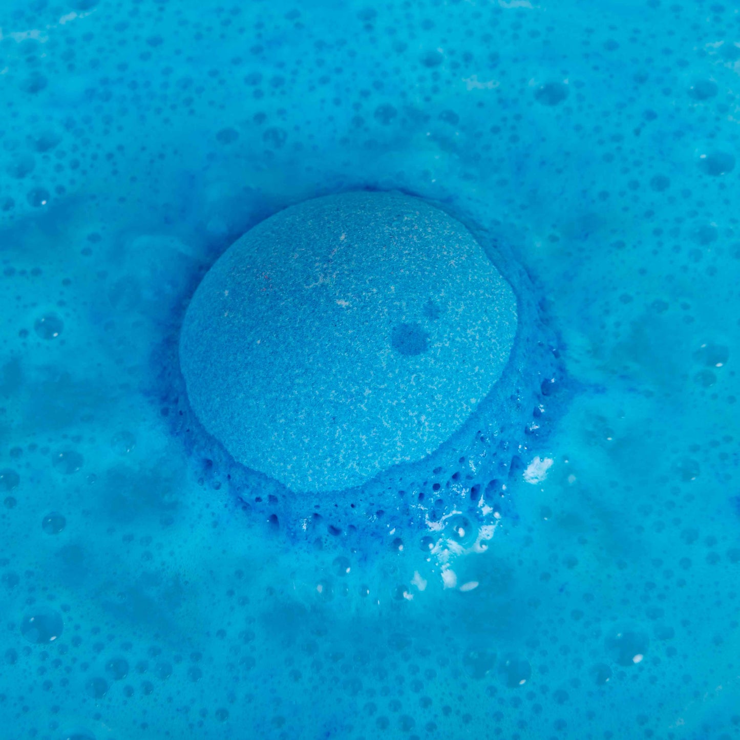 Blue Slushie Inspired Bath Bomb 140g